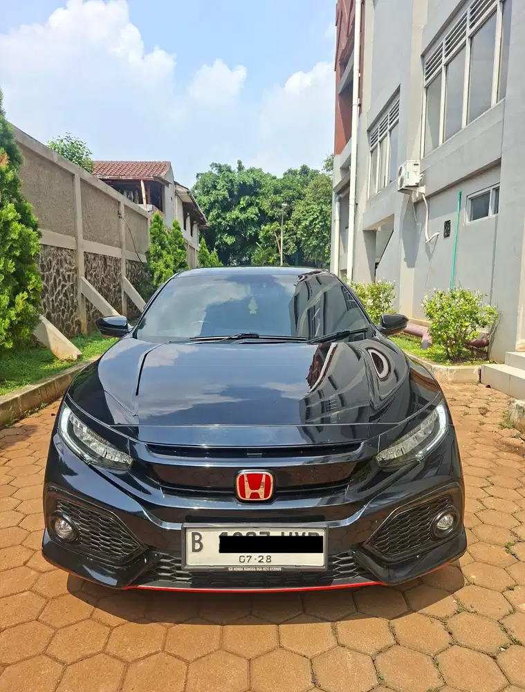 (Harga Cash) Honda Civic 1.5 Turbo Hatchback NIK 2018 Hitam