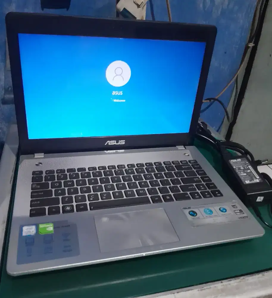 Asus n46vz i5-3210m Nvidia gt650m, hdd500gb ram 4gb, normal.