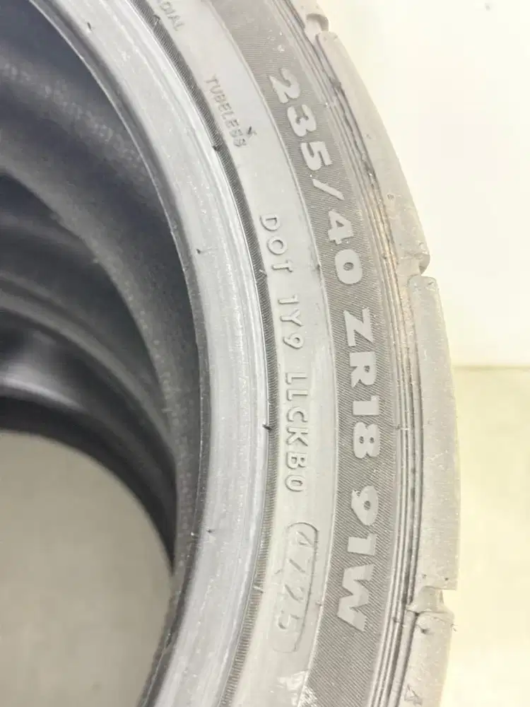 Ban Mobil - GT Radial Champiro SX2 - 235/40 R18 (Ex pemakaian pribadi)