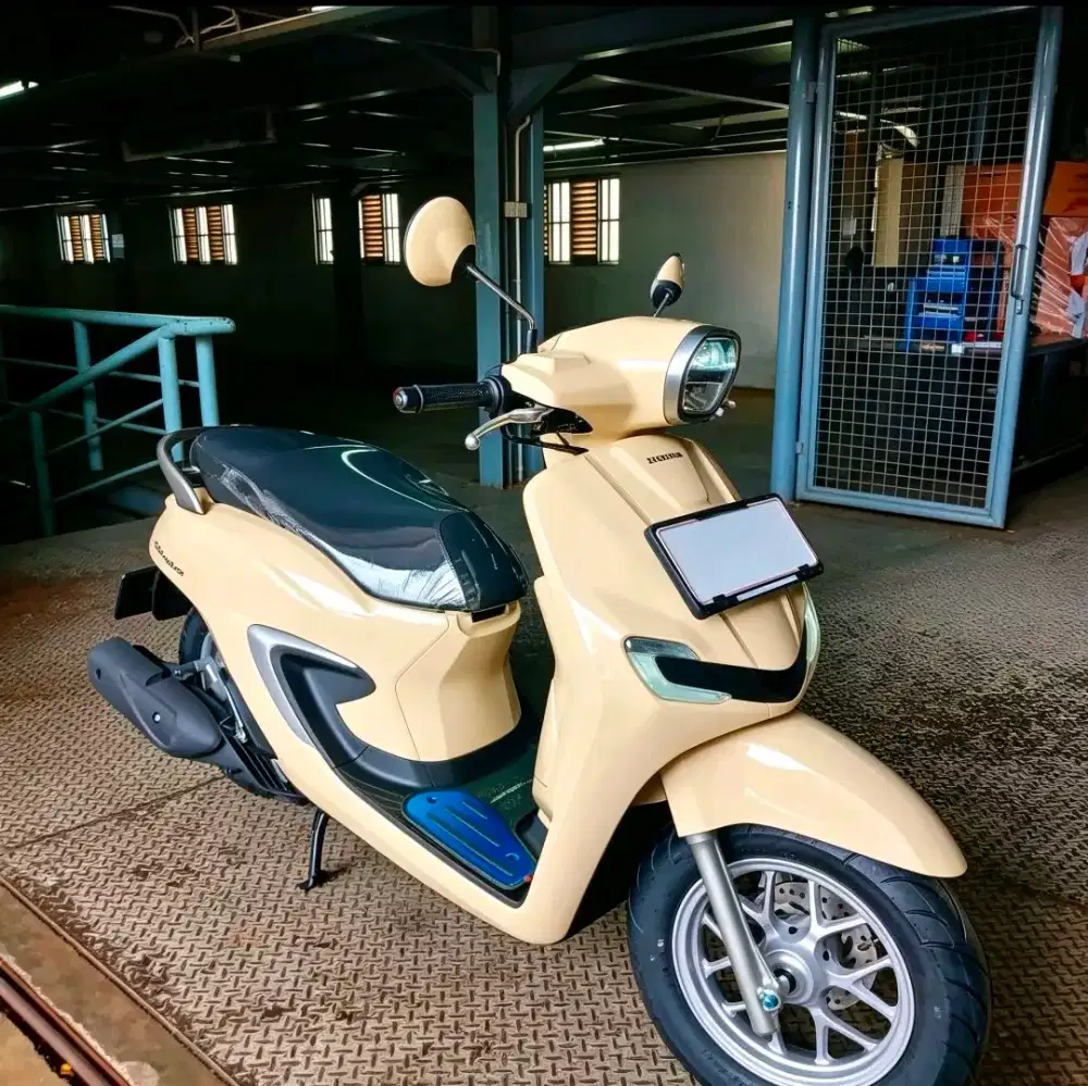HONDA STYLO 160 CBS KREM