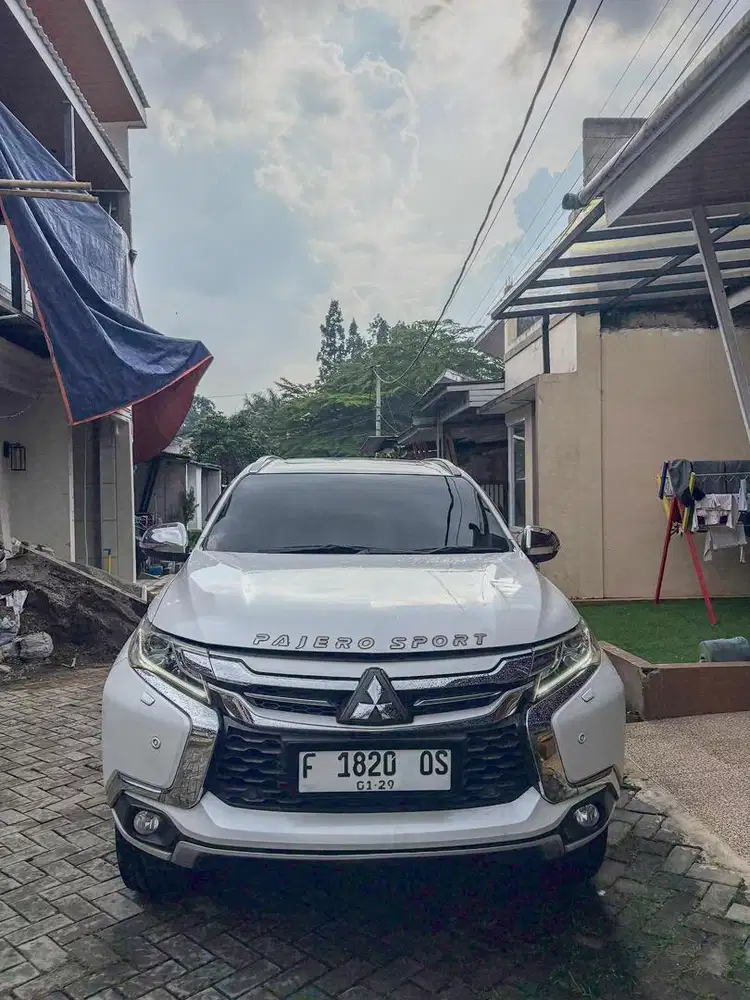 Pajero putih 2020 AT