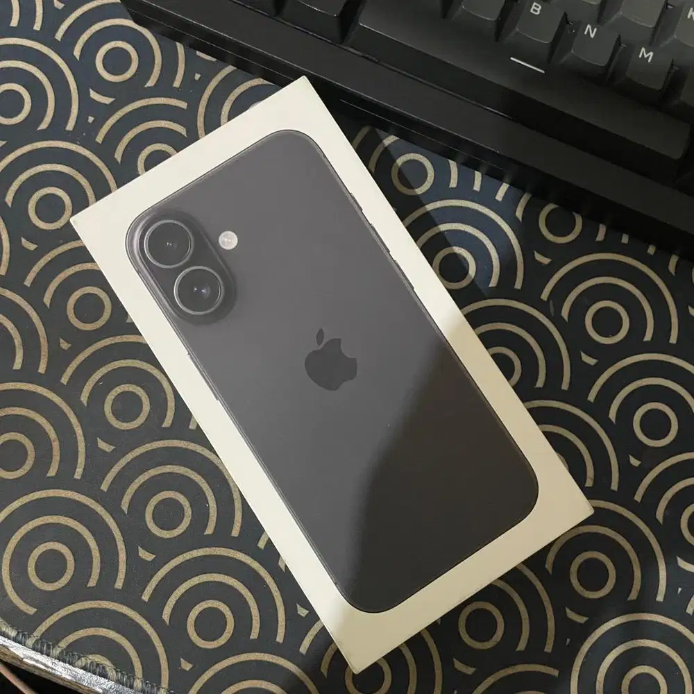iPhone 16 Black
