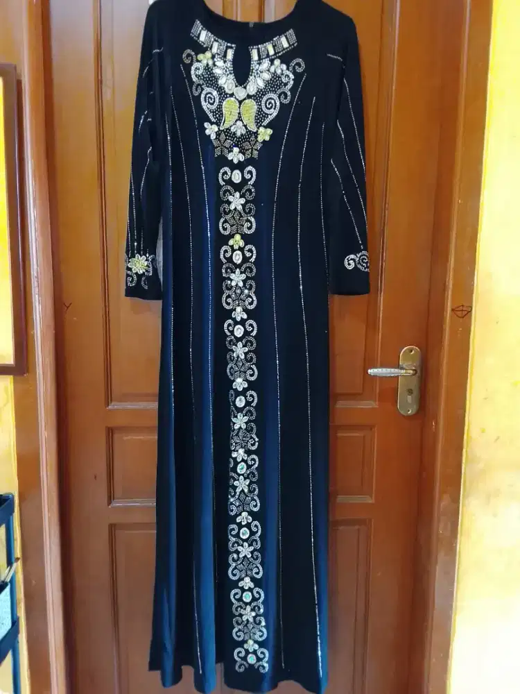 Abaya hitam murce