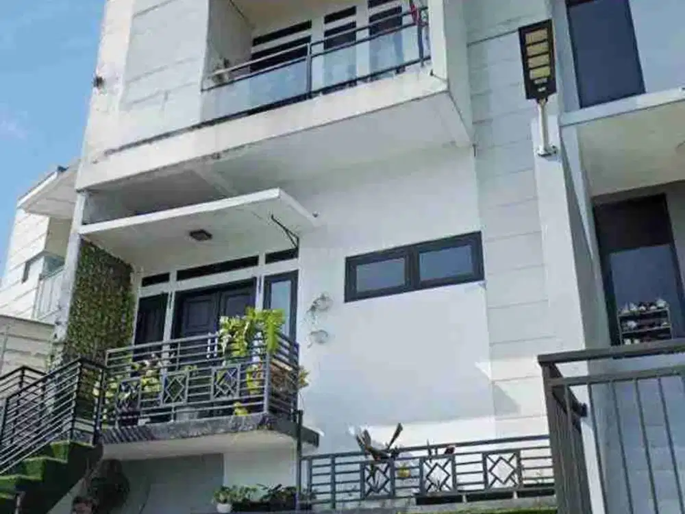 Rumah bagus murah 3 Lantai minimalis cigadung Bandung Utara