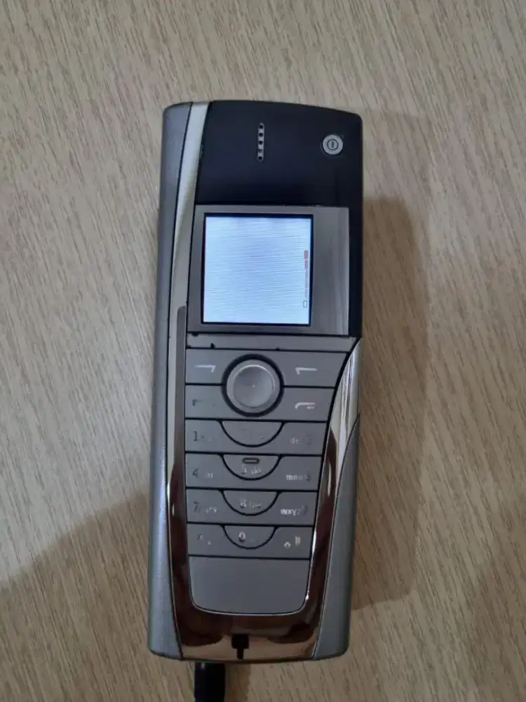Nokia 9500 minus engsel patah 1 sisanya nominus ,nETT,PLUIt