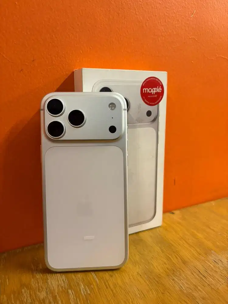iPhone 17 Pro Max 512GB Silver Second iBox On April 2027 BH 100 Cc 20