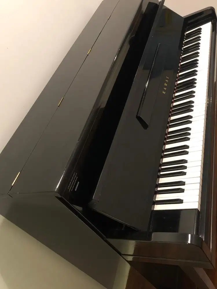 Piano Akustik Kawai Made in Japan Jual Murah Cepat !