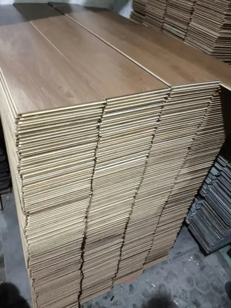 Parkit lantai ex rumah contoh