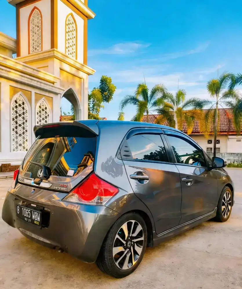 HONDA BRIO RS 1.2cc MANUAL 2017 TIPE TINGGI  UNGGUL SPEC DARI TIPE E