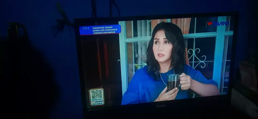 Led tv Akari 24inc berikut setbox nya