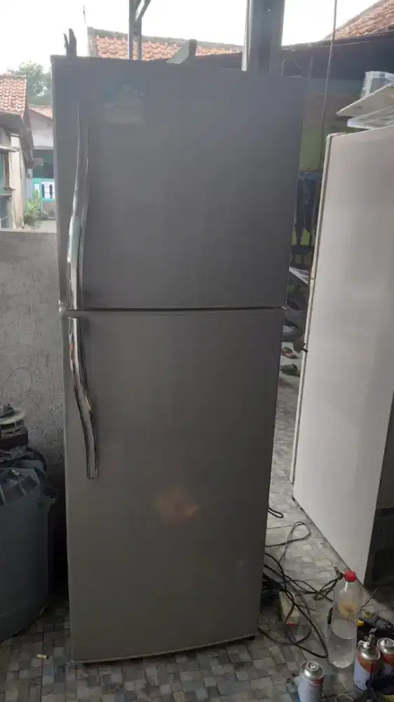 Kulkas 2 pintu sharp