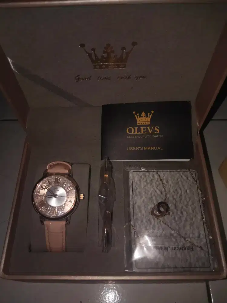 JAM TANGAN WANITA OLEVS