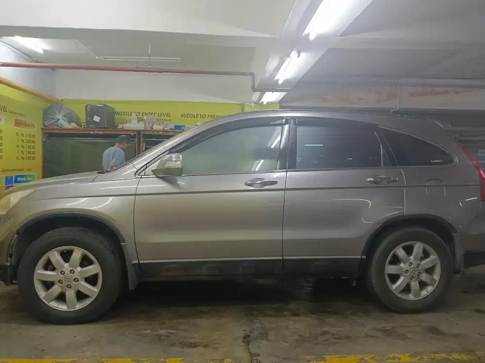 Honda CR-V silver metic