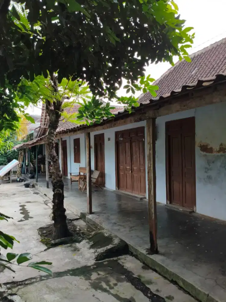 Rumah dan bangunan 385m2 pinggir jalan besar