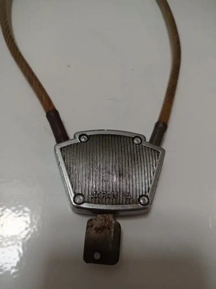 Kunci sepeda antik vintage