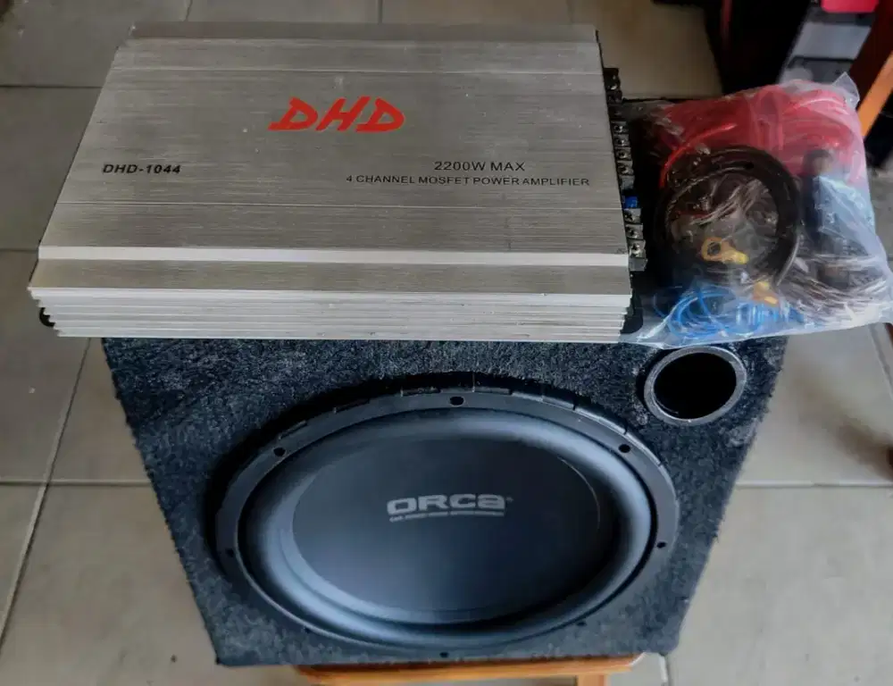 Sepaket Audio Mobil
Subwoofer 12, merk Orca + power DHD, di dps