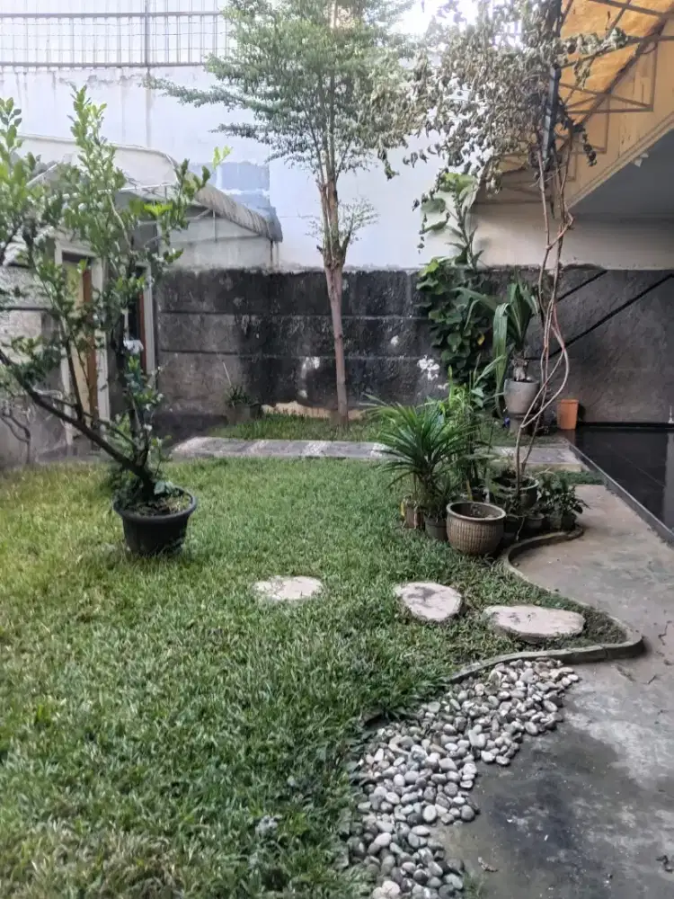Jual rumah pusat kota