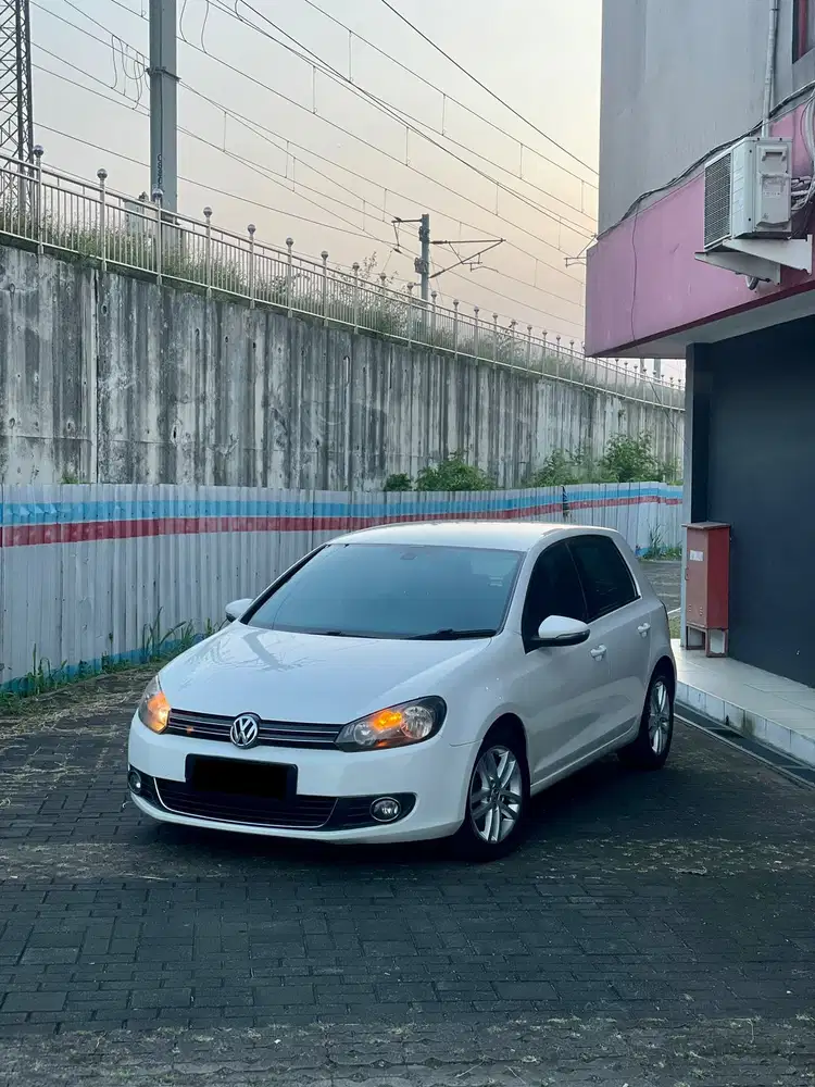 Volkswagen Golf 1.4 TSI th 2011 at istimewa Jual cepat cash/kredit