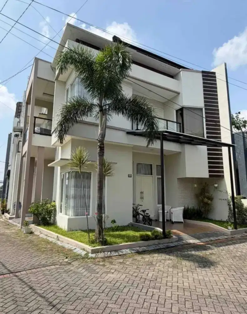 Dijual Rumah di Cluster Jalan Papa Soekarno - Hatta Suhat