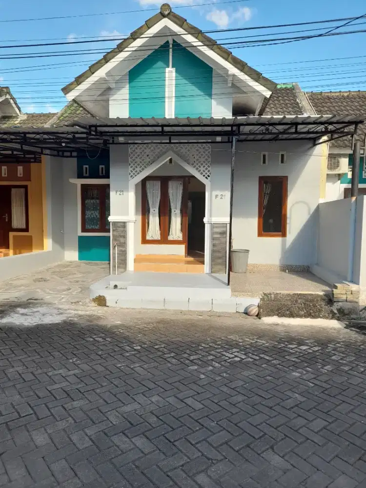 Rumah dikontrakan atau dijual.