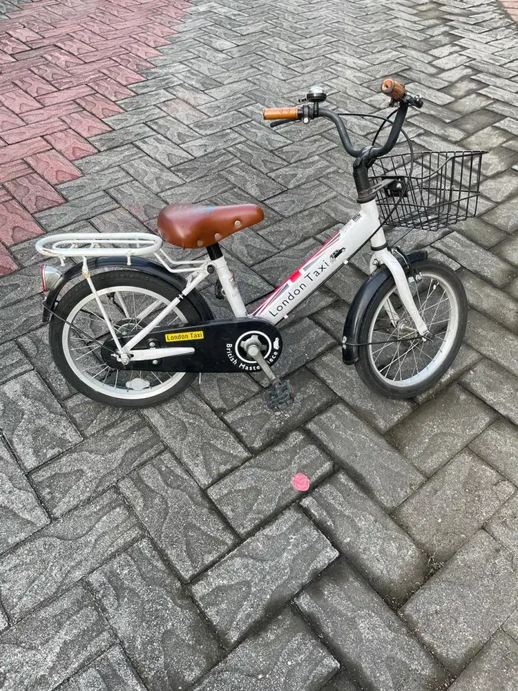 Sepeda London Taxi Putih