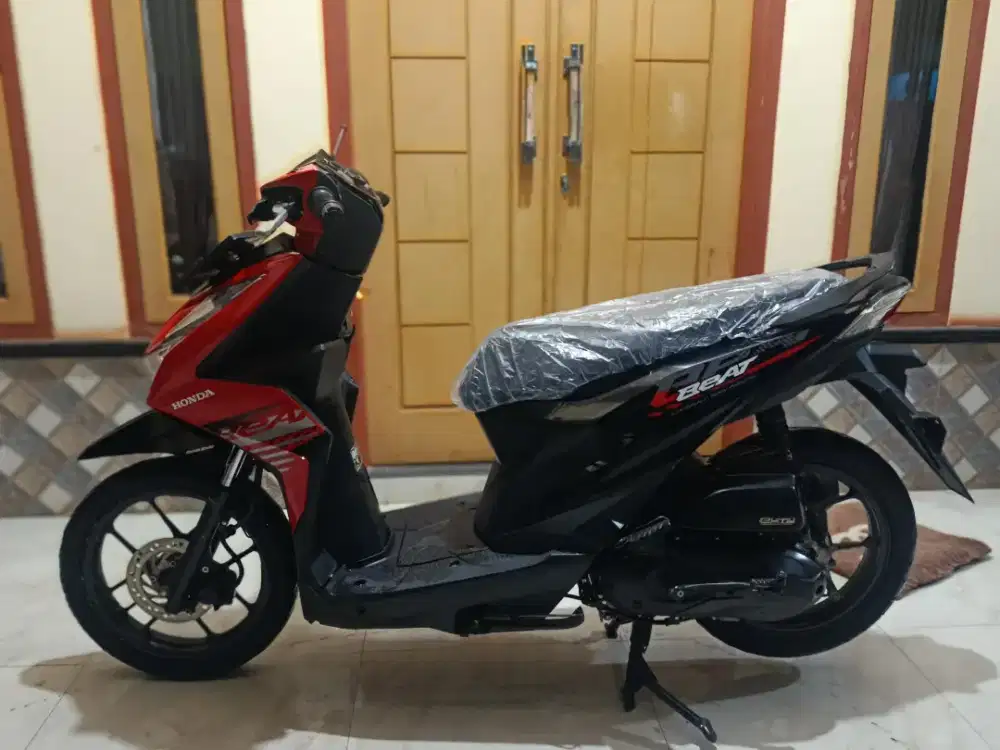 Honda beat Cbs iss