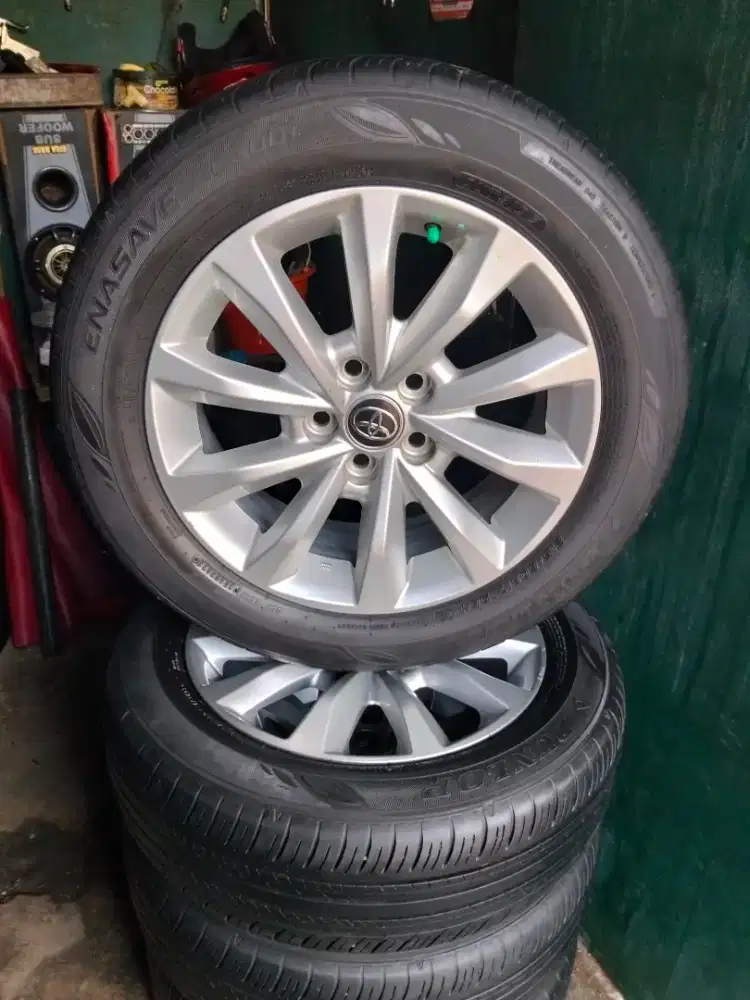 OEM Inova zenix tipe v R17 inclub ban Dunlop kondisi 80% nik 2023
