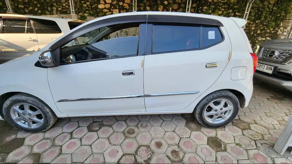 Jual mobil agya tahun 2015