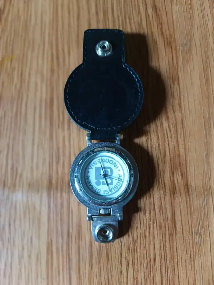 Jam Saku Koleksi asli Asosiasi Semen Indonesia barang masih mulus