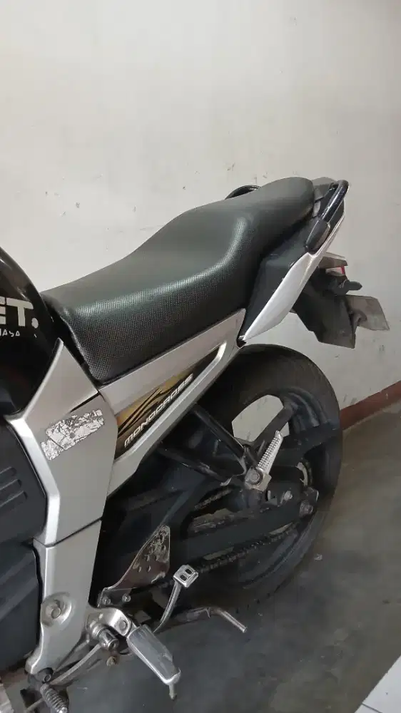 Yamaha byson 2012,mesin mulus no rembes.ban masih bagus michelin.