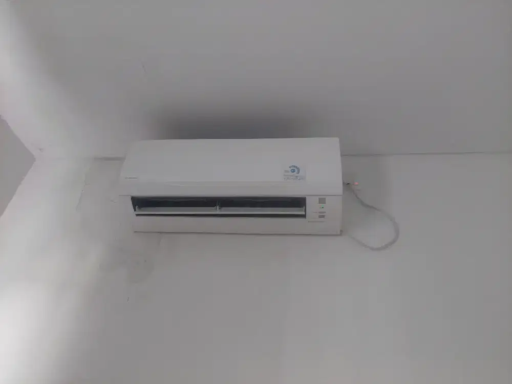 Dijual AC  1 PK dan 1/2 PK  merk daikin thailand