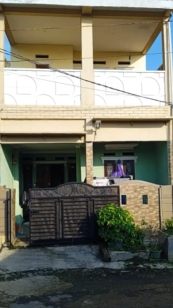 Di jual rumah tingkat 2