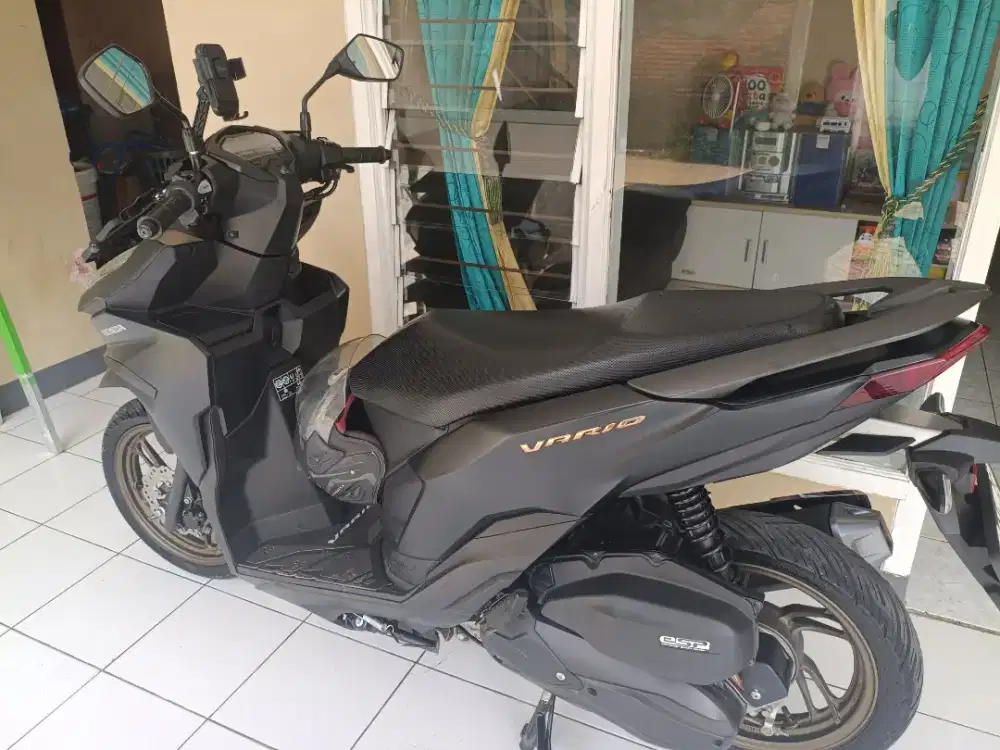 VARIO 125 CBS ISS BLACK 2025 OKT