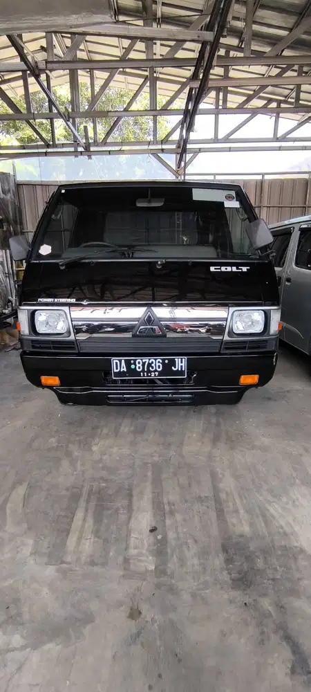 Mitsubishi L300 pick up