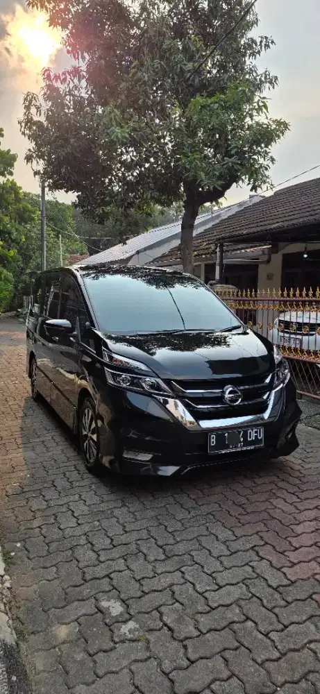 Nissan Serena HWS Automatic Tahun 2022 Hitam