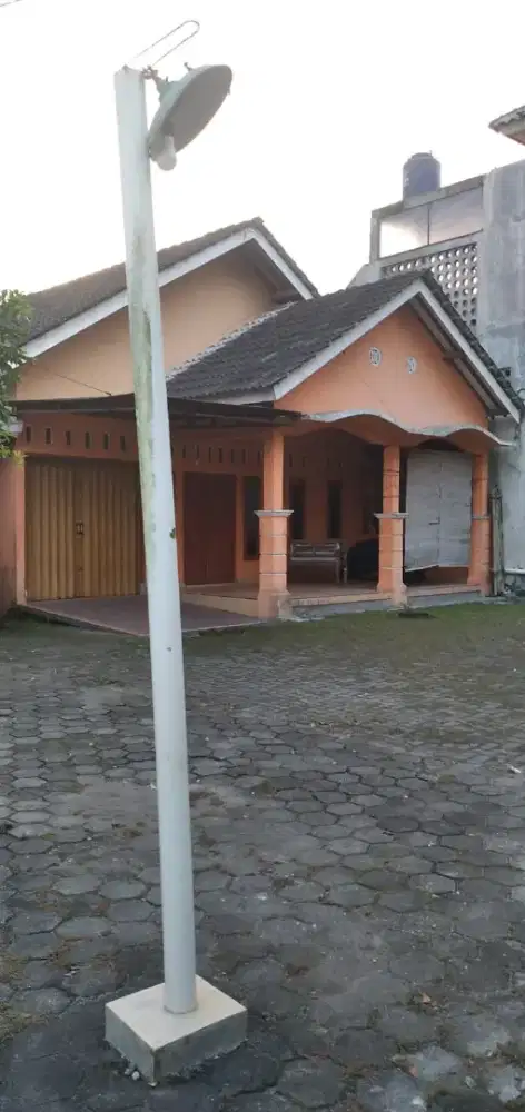 Disewakan rumah halaman luas timur sekolah Budi mulia Maguwoharjo