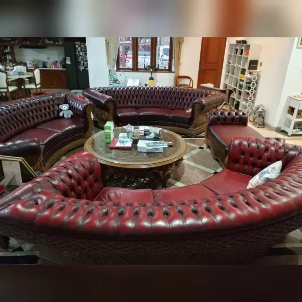 Set Sofa Model Melengkung Kulit Asli Burgundy