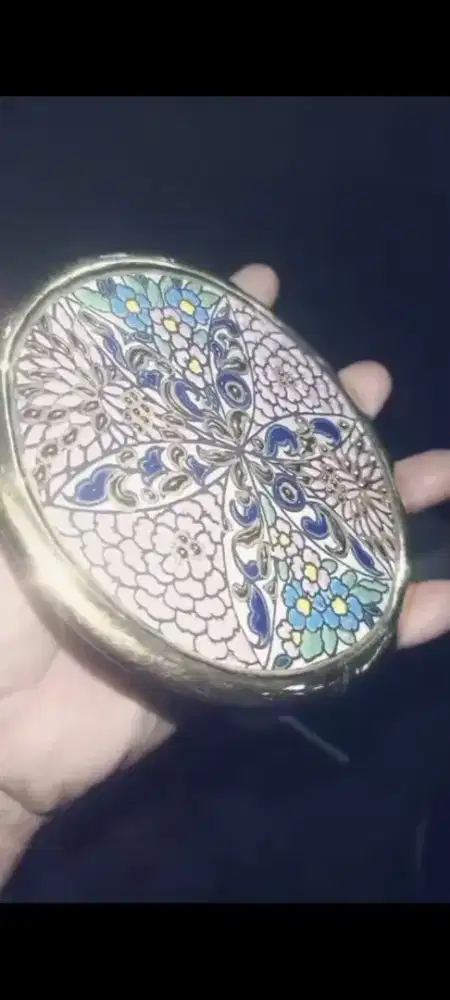 Pajangan berlapis emas