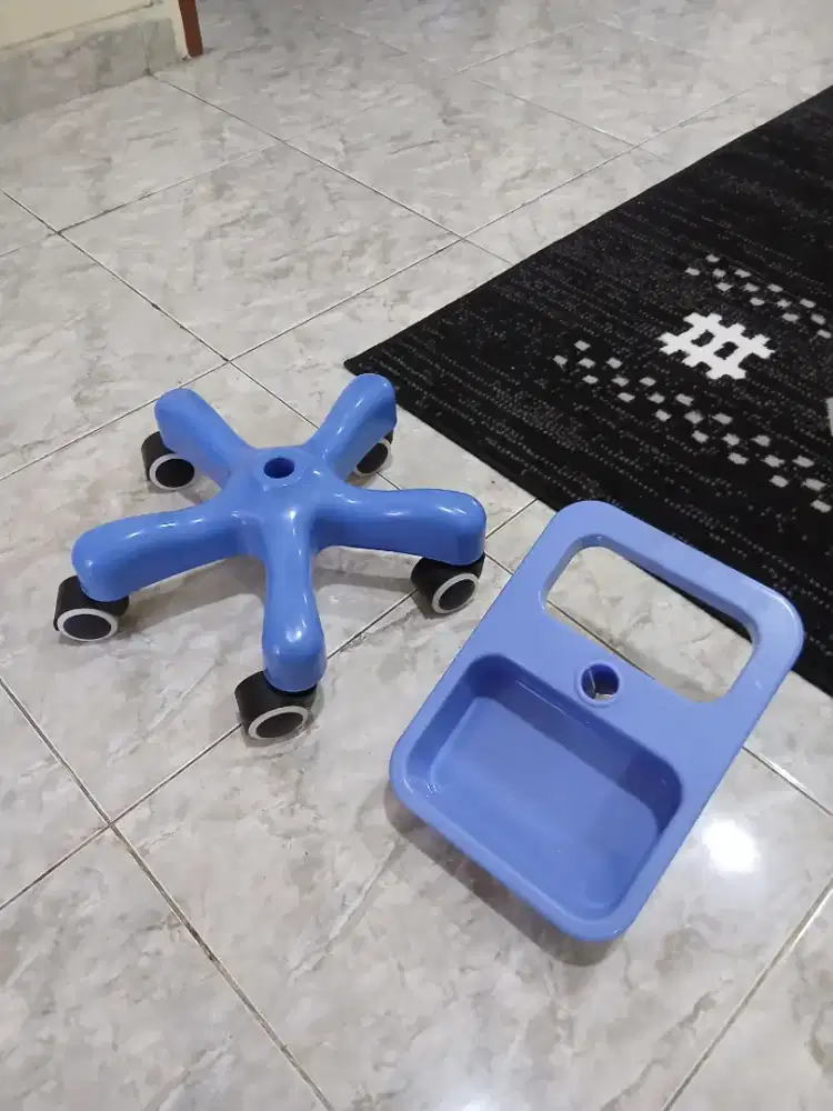 Kaki tiang infus set hanger