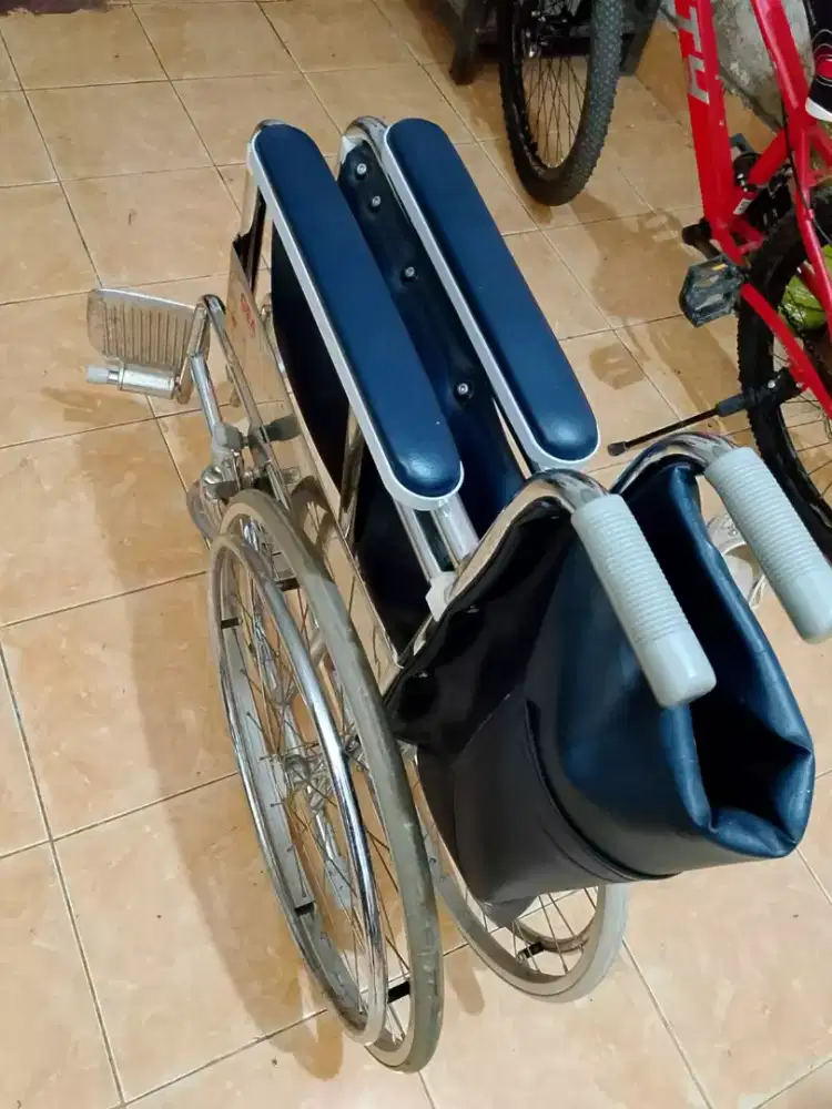 kursi roda bekas