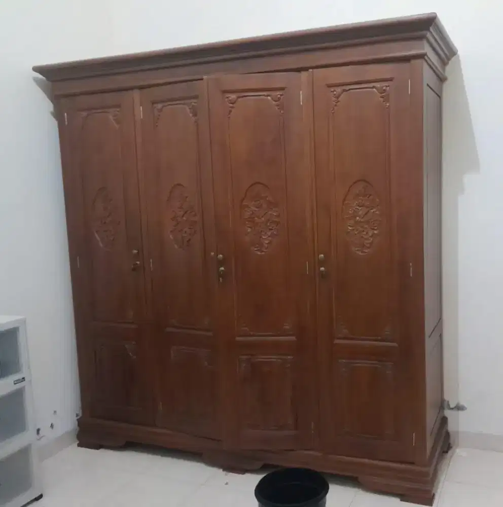 Lemari pakaian jati Jepara asli jumboo 4 pintu besar