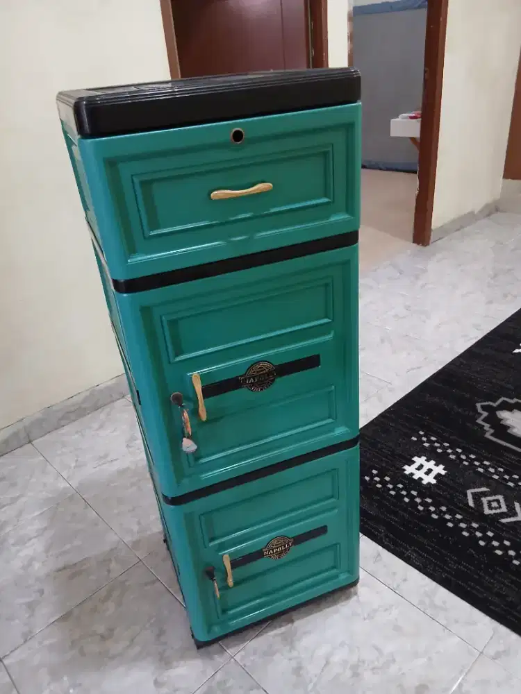 Lemari plastik 3 susun
