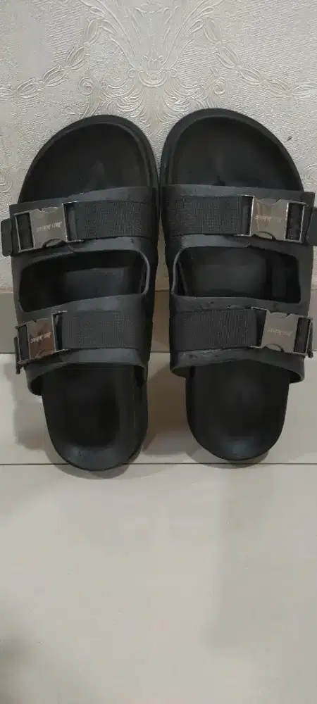 Sandal pria Jim Joker