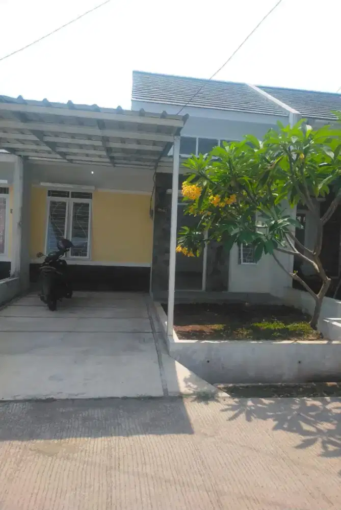 Disewakan rumah nyaman di Puri Kintamani dekat Stasiun Kereta Cilebut