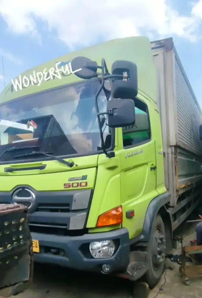 Hino Lohan 500 FL 260 JW Wingbox 9.8mtrTronton 6×2 BioSolar Turbo Fuso