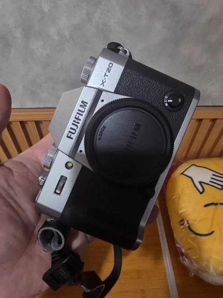 Kamera Mirrorless Fujifilm XT-20 XF16-55mm Full Set