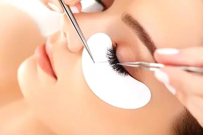 Trapish eyelash | trapish Nail art | eyelash | nail art