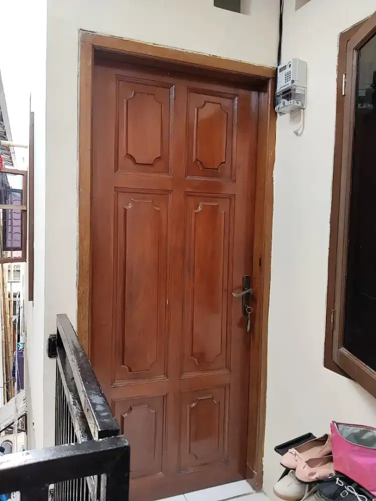Kontrakan model kost2an.dilantai 1