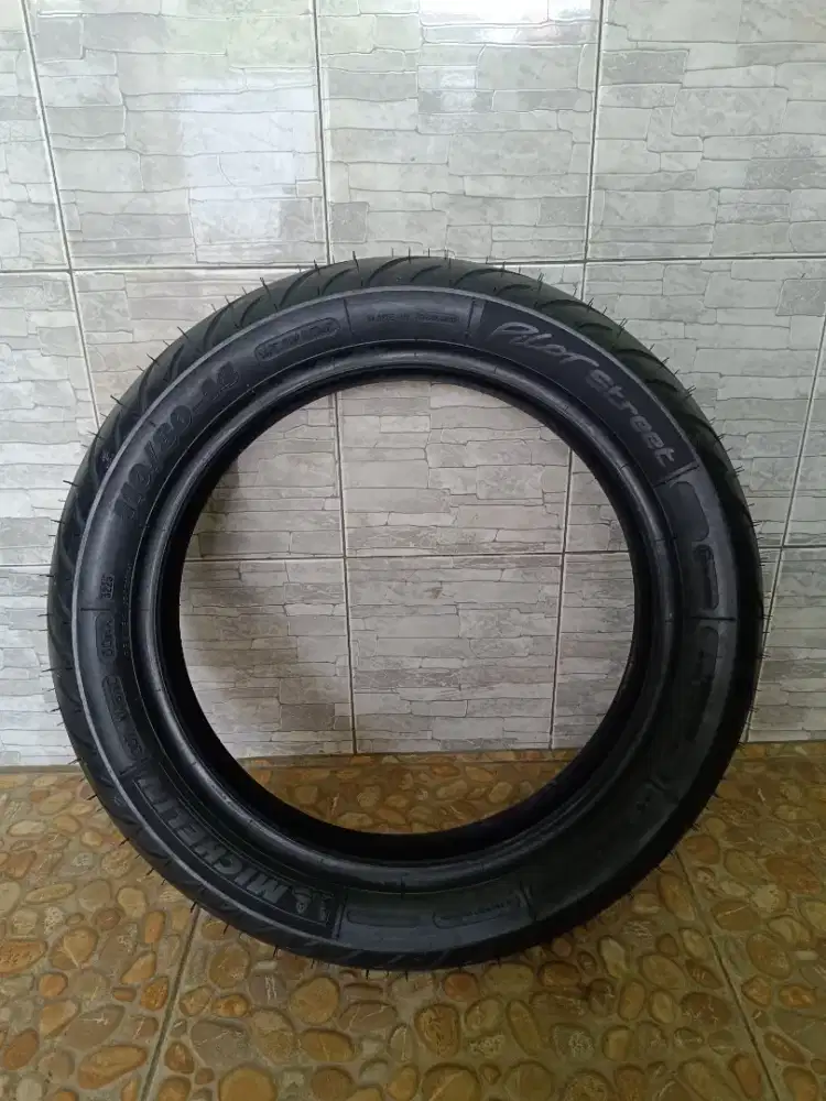 ban michelin pilot street 110/80/14