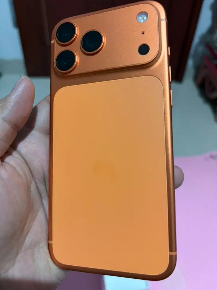 iPhone 17 Promax 256GB Cosmic Orange Bonus Case UAG Pathfinder Orange